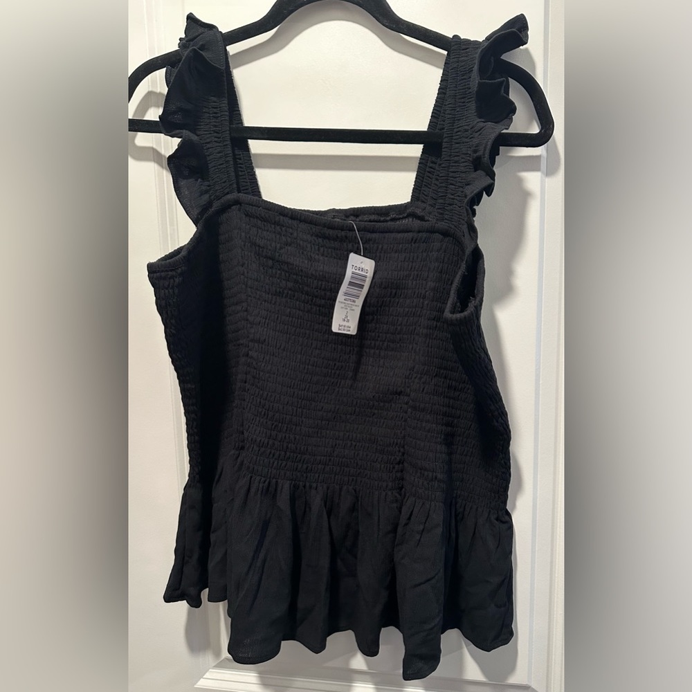 Torrid Crinkle gauze smocked tank top